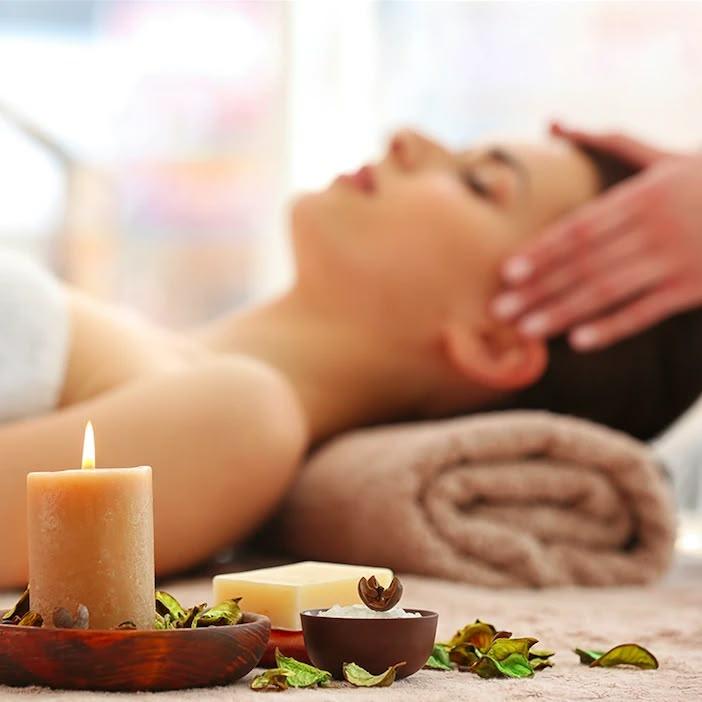 SPA Panggilan 24 Jam Banjarmasin (Putri SPA). Putri Spa hadir sebagai solusi relaksasi yang mudah diakses bagi warga Banjarmasin yang membutuhkan perawatan tubuh tanpa harus keluar rumah. Kami memahami bahwa kesibukan dan aktivitas harian sering membuat tubuh cepat lelah. Karena itu, kehadiran layanan massage panggilan